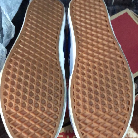 Blue checkered vans shoes - Picture 2 of 3